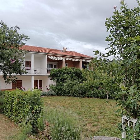 Apartments Lana Стариград-Пакленица Екстериор снимка