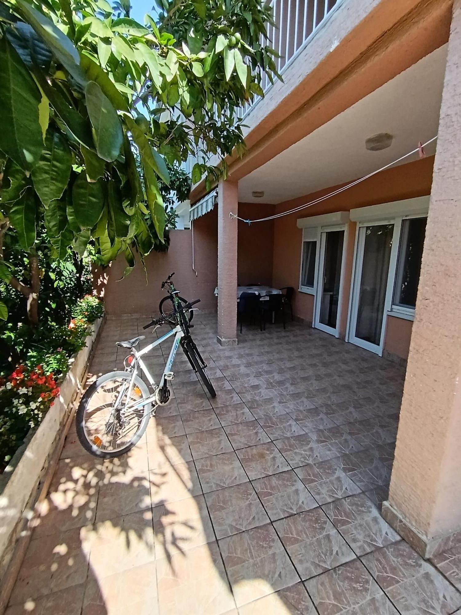 Apartments Lana Стариград-Пакленица Стая снимка
